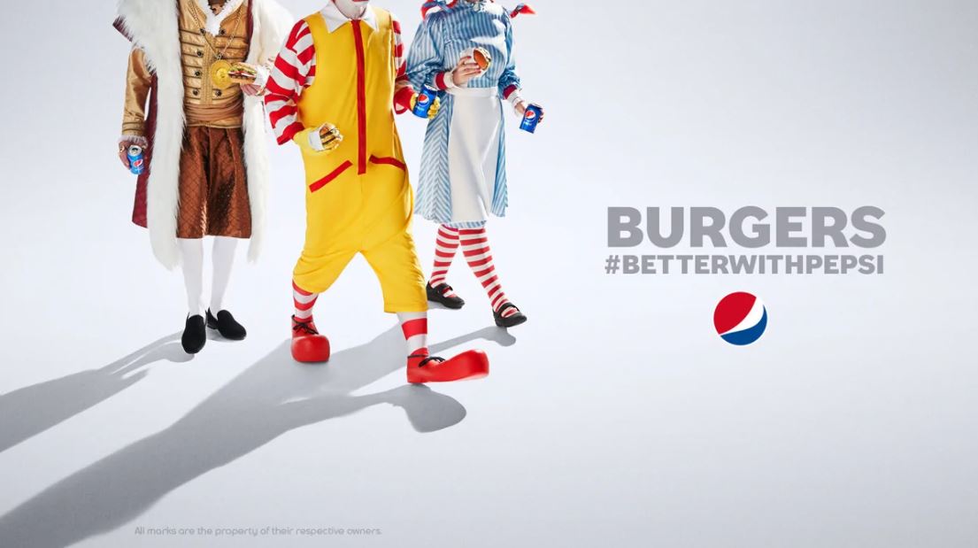 Pepsi cũng có 1 quảng cáo khác với nội dung có 3 nhân vật đại diện cho 3 chuỗi burger
