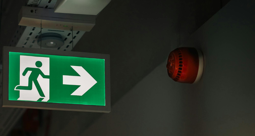 A-connection bố trí dụng cụ phá dỡ PCCC ngay các lối thoát hiểm