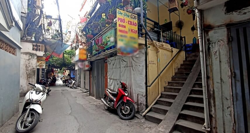 Mặt bằng nằm trong hẻm sâu khó tìm làm giảm giá trị đáng kể